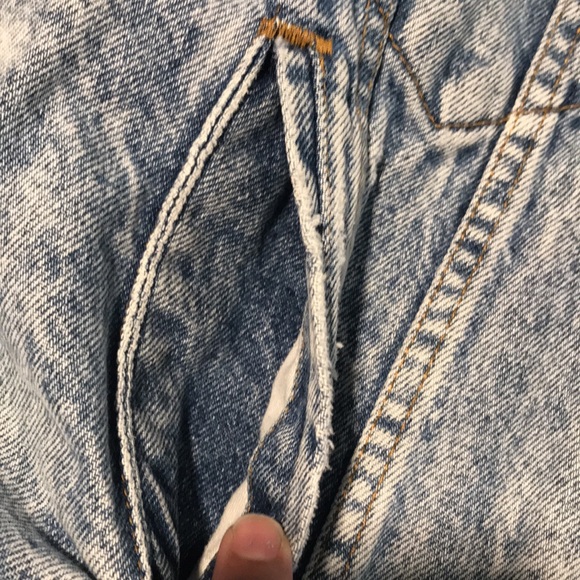 Vintage 89,s 90,s Levi's jean jacket - Picture 11 of 16
